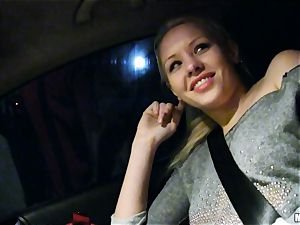 adorable Lola Taylor gets tastey screwing on the back seat